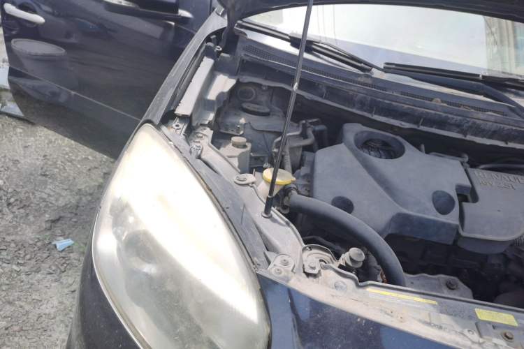 Used Renault Koleos 2012 2.5L 4x4 Comfort Edition with Navigation Engine Bay Right