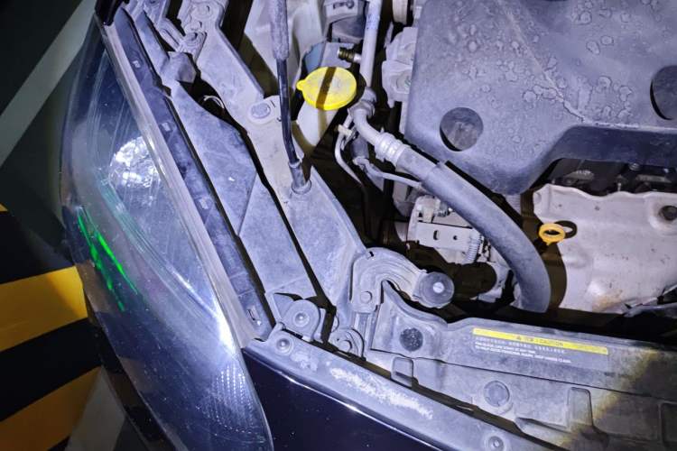 Used Renault Koleos 2012 2.5L Two-Wheel Drive Comfort Edition with Navigation Engine Bay Right