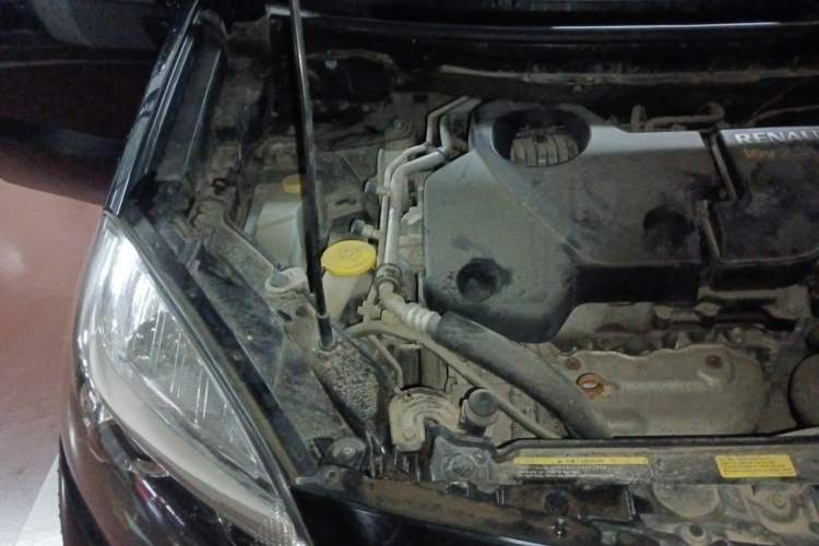 Used Renault Koleos 2012 2.5L 4x4 Comfort Edition with Navigation Engine Bay Right