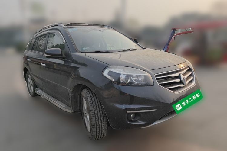 Used Renault Koleos 2012 2.5L 4x4 Comfort Edition with Navigation Front Right 45 Deg