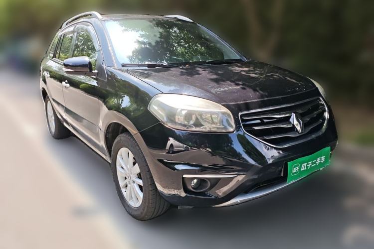 Used Renault Koleos 2012 2.5L 4x4 Comfort Edition with Navigation Front Right 45 Deg