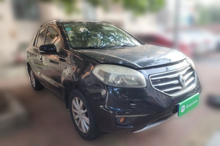 Used Renault Koleos 2012 2.5L 4x4 Comfort Edition with Navigation Front Right 45 Deg