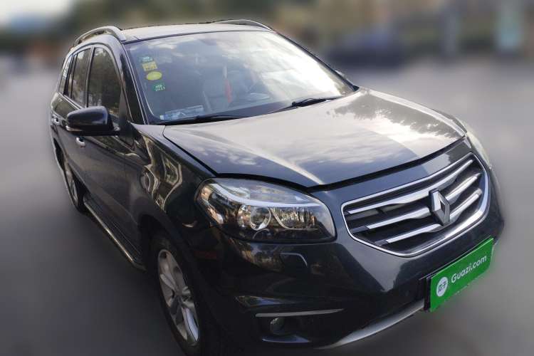 Used Renault Koleos 2012 2.5L 4x4 Luxury Navigation Edition Front Right 45 Deg