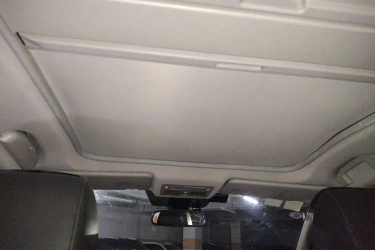 Used Renault Koleos 2012 2.5L 4x4 Comfort Edition with Navigation Headliner