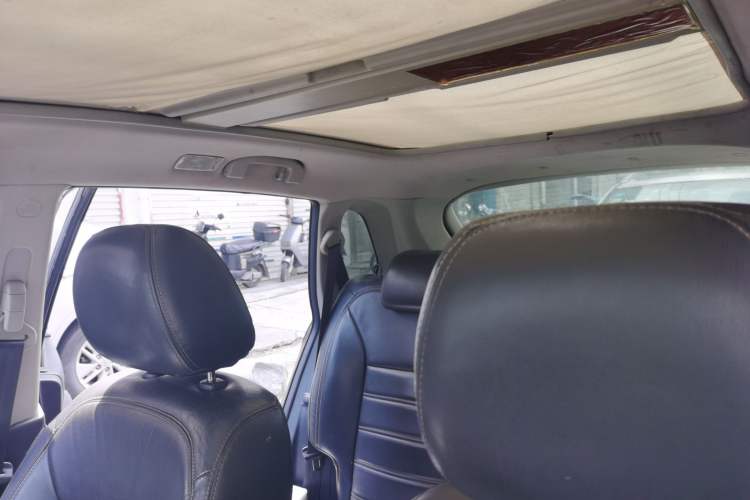 Used Renault Koleos 2012 2.5L 4x4 Comfort Edition with Navigation Headliner