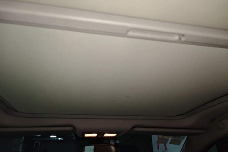 Used Renault Koleos 2012 2.5L Two-Wheel Drive Comfort Edition with Navigation Headliner