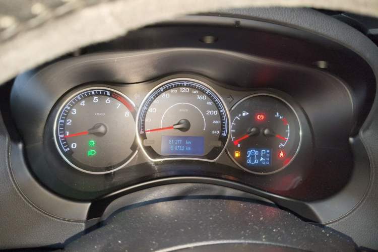 Used Renault Koleos 2012 2.5L 4x4 Luxury Navigation Edition Instrument Cluster