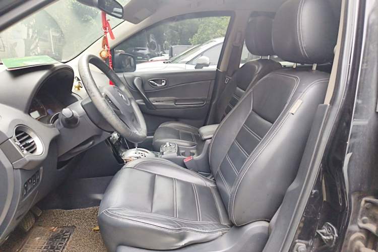 Used Renault Koleos 2012 2.5L Two-Wheel Drive Comfort Edition with Navigation Left Front Seat