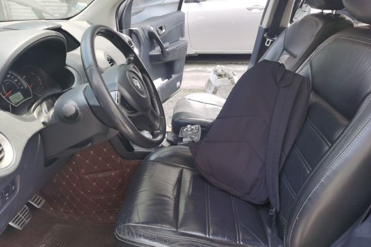 Used Renault Koleos 2012 2.5L 4x4 Comfort Edition with Navigation Left Front Seat