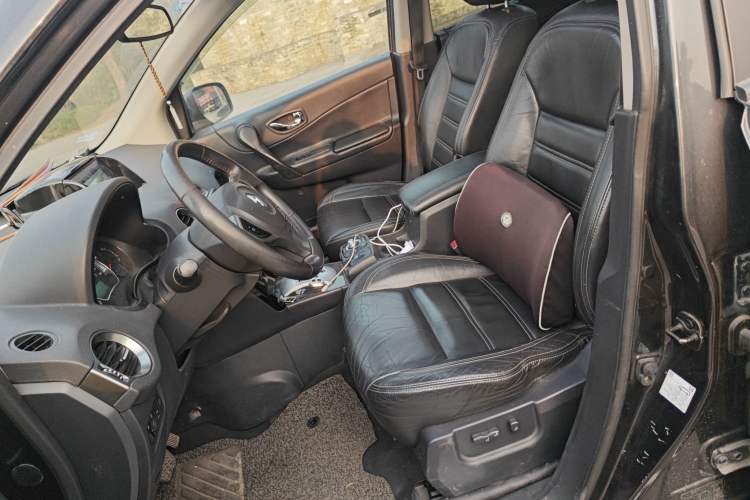 Used Renault Koleos 2012 2.5L 4x4 Comfort Edition with Navigation Left Front Seat