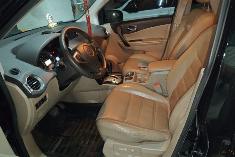 Used Renault Koleos 2012 2.5L Two-Wheel Drive Comfort Edition with Navigation Left Front Seat