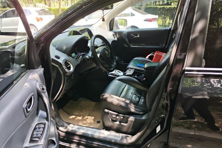 Used Renault Koleos 2012 2.5L 4x4 Comfort Edition with Navigation Left Front Seat