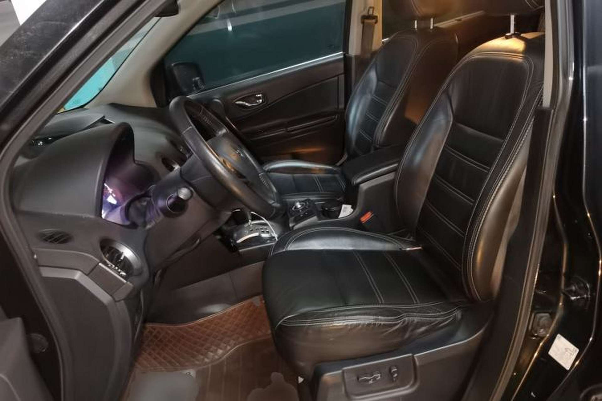 Used Renault Koleos 2012 2.5L Two-Wheel Drive Comfort Edition with Navigation Left Front Seat