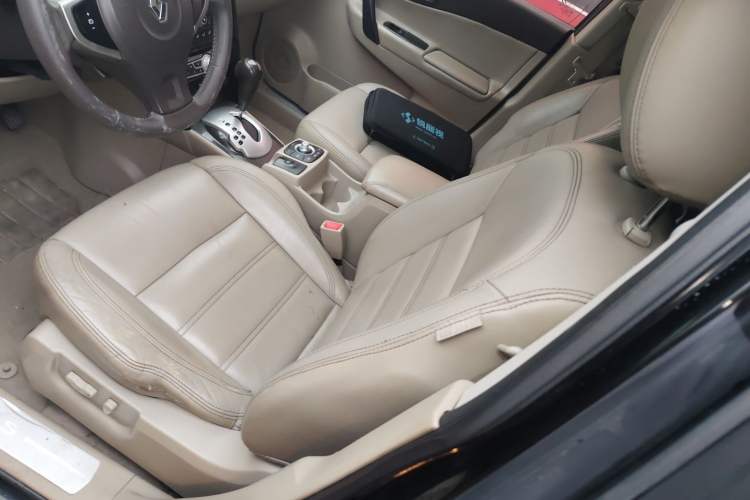 Used Renault Koleos 2012 2.5L Two-Wheel Drive Comfort Edition with Navigation Left Front Seat