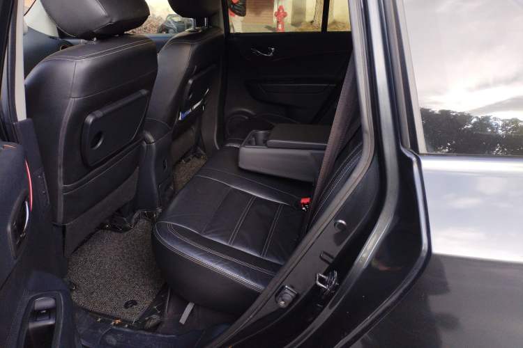 Used Renault Koleos 2012 2.5L 4x4 Luxury Navigation Edition Left Rear Seat