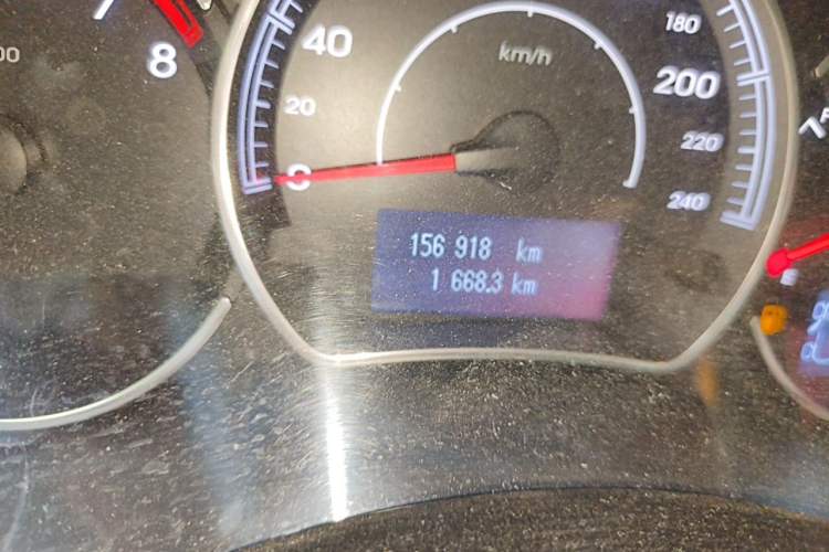Used Renault Koleos 2012 2.5L Two-Wheel Drive Comfort Edition with Navigation Odometer Close Up