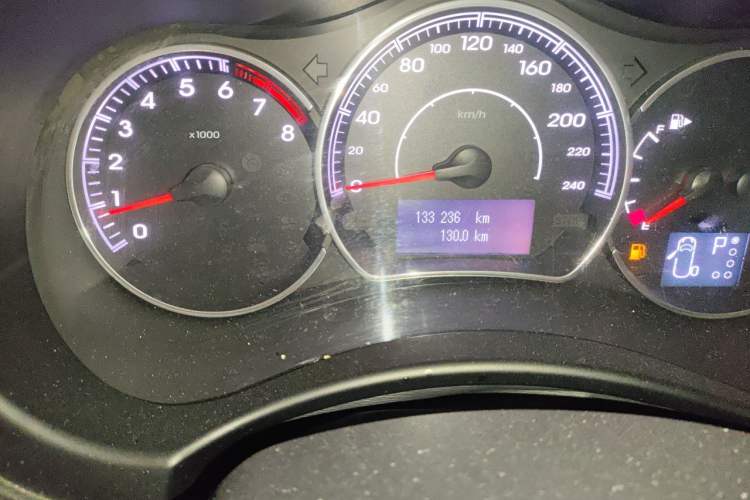 Used Renault Koleos 2012 2.5L 4x4 Comfort Edition with Navigation Odometer Close Up