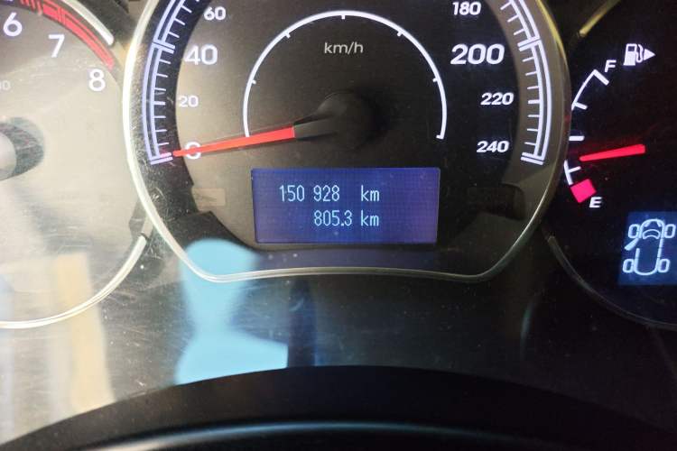 Used Renault Koleos 2012 2.5L Two-Wheel Drive Comfort Edition with Navigation Odometer Close Up