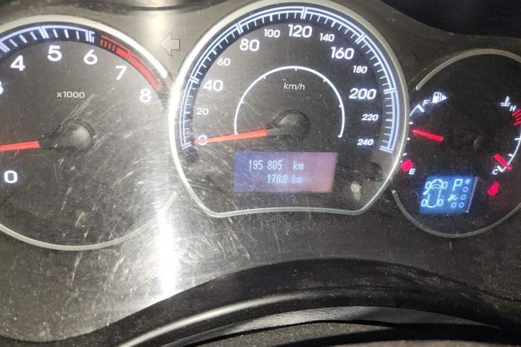 Used Renault Koleos 2012 2.5L 4x4 Comfort Edition with Navigation Odometer Close Up