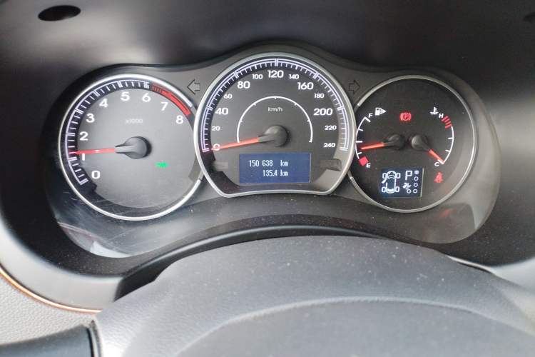 Used Renault Koleos 2012 2.5L 4x4 Luxury Navigation Edition Odometer Close Up