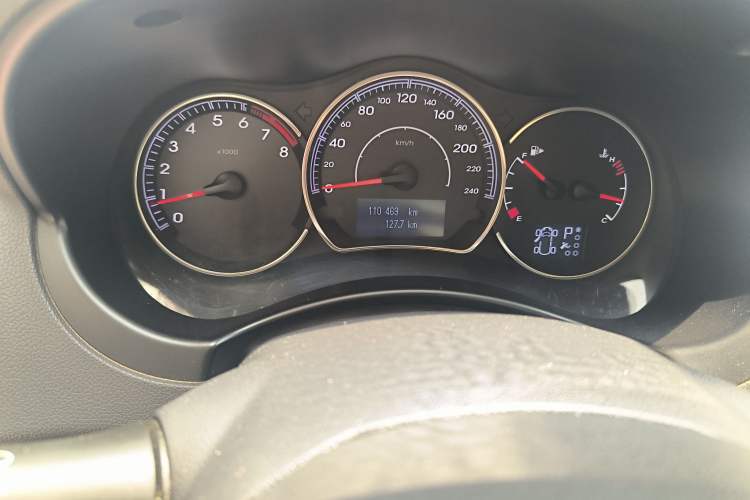Used Renault Koleos 2012 2.5L Two-Wheel Drive Comfort Edition with Navigation Odometer Close Up