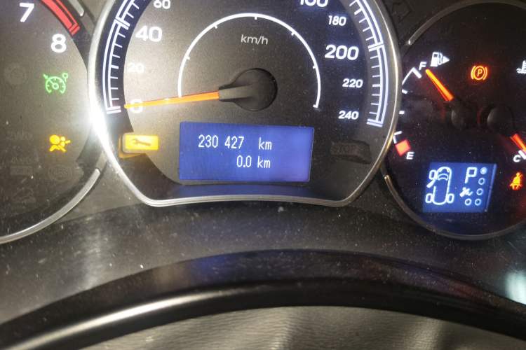 Used Renault Koleos 2012 2.5L Two-Wheel Drive Comfort Edition with Navigation Odometer Close Up