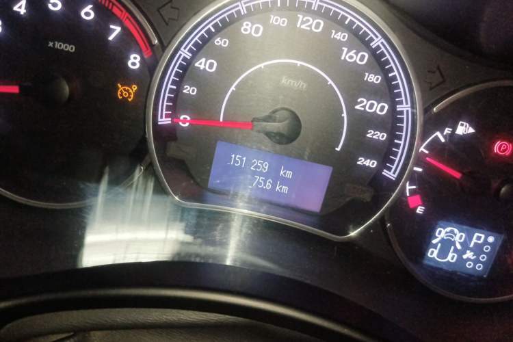 Used Renault Koleos 2012 2.5L 4x4 Comfort Edition with Navigation Odometer Close Up