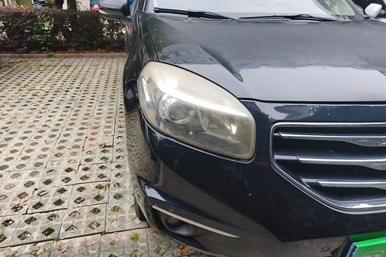 Used Renault Koleos 2012 2.5L Two-Wheel Drive Comfort Edition with Navigation Right Front Headlight