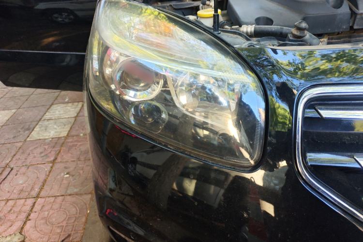 Used Renault Koleos 2012 2.5L Two-Wheel Drive Comfort Edition with Navigation Right Front Headlight