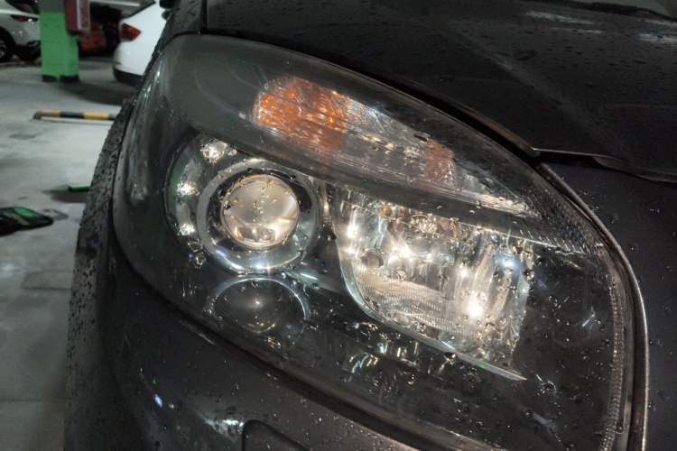 Used Renault Koleos 2012 2.5L 4x4 Luxury Navigation Edition Right Front Headlight