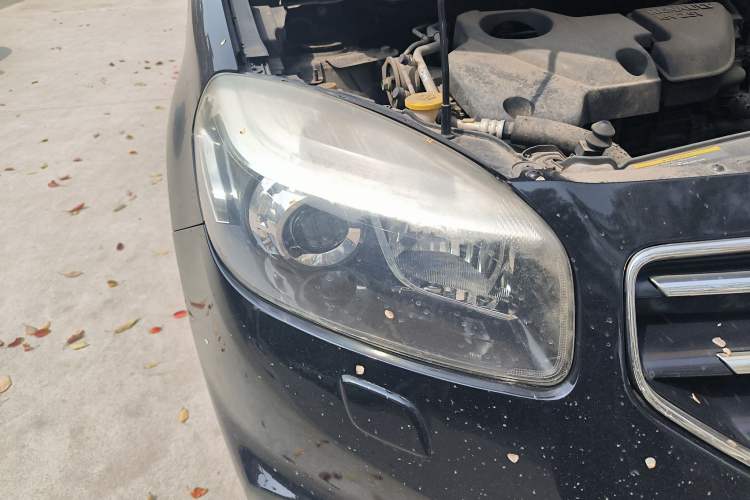 Used Renault Koleos 2012 2.5L Two-Wheel Drive Comfort Edition with Navigation Right Front Headlight