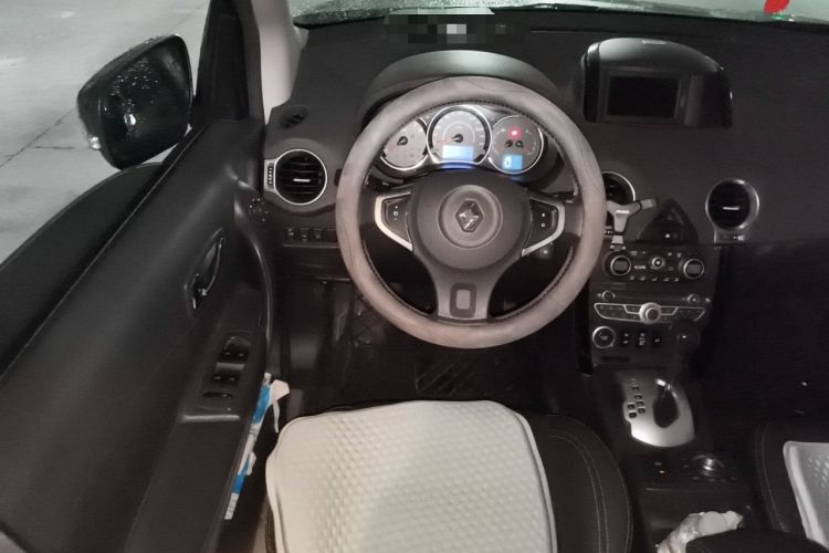 Used Renault Koleos 2012 2.5L 4x4 Luxury Navigation Edition Steering Wheel