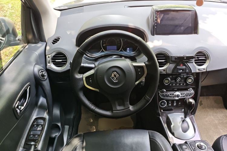 Used Renault Koleos 2012 2.5L 4x4 Comfort Edition with Navigation Steering Wheel