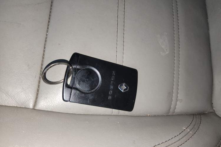 Used Renault Koleos 2012 2.5L 4x4 Comfort Edition with Navigation Vehicle Key