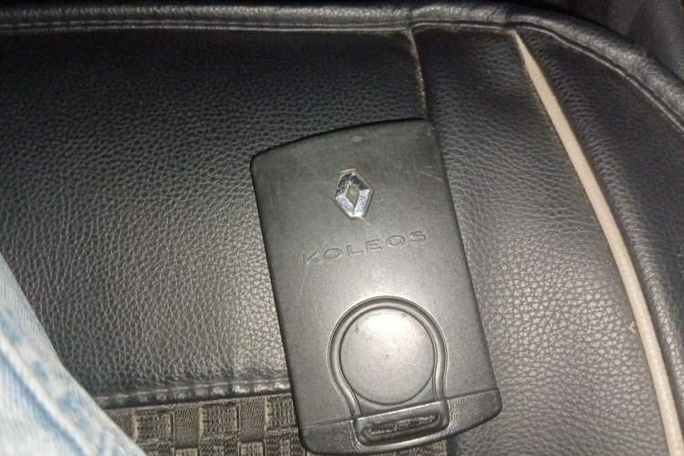 Used Renault Koleos 2012 2.5L 4x4 Comfort Edition with Navigation Vehicle Key