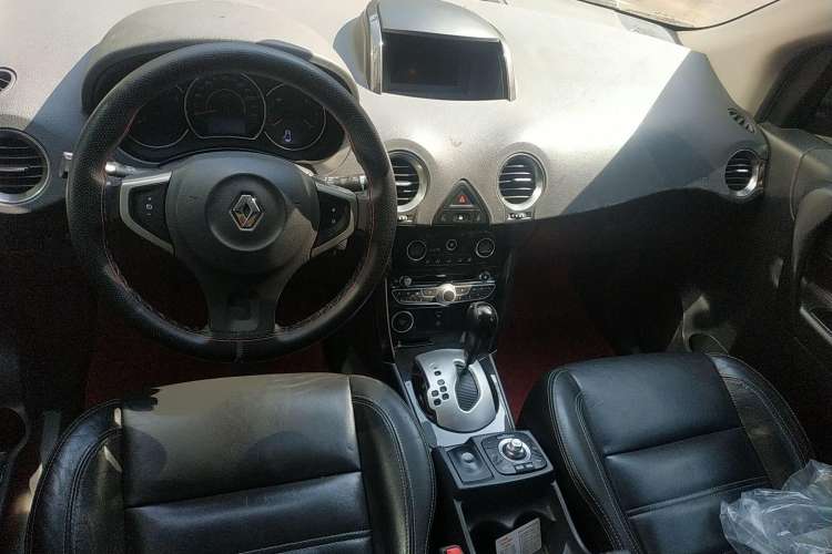 Used Renault Koleos 2012 2.5L Two-Wheel Drive Comfort Edition with Navigation Center Console