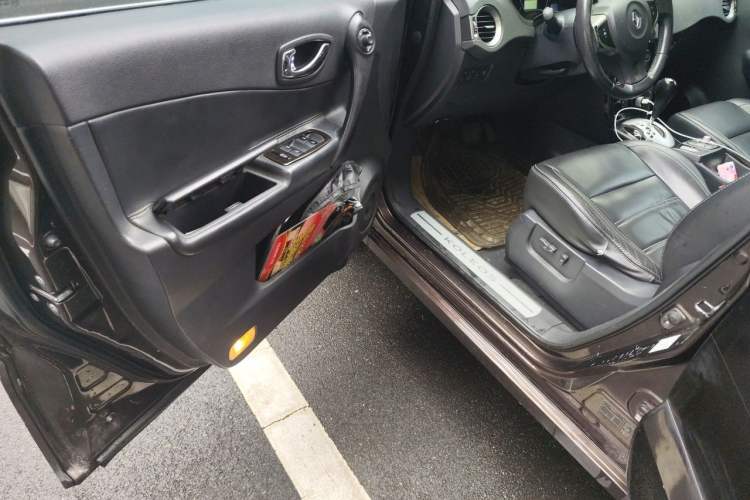 Used Renault Koleos 2012 2.5L Two-Wheel Drive Comfort Edition with Navigation Driver Seat