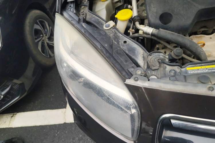 Used Renault Koleos 2012 2.5L Two-Wheel Drive Comfort Edition with Navigation Engine Bay Right