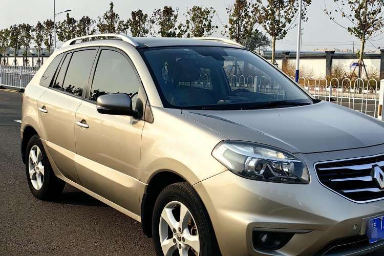 Used Renault Koleos 2012 2.5L Two-Wheel Drive Comfort Edition with Navigation Exterior 3