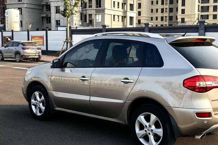 Used Renault Koleos 2012 2.5L Two-Wheel Drive Comfort Edition with Navigation Exterior 6