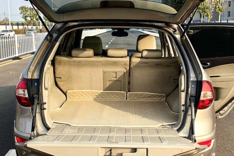 Used Renault Koleos 2012 2.5L Two-Wheel Drive Comfort Edition with Navigation Exterior 8