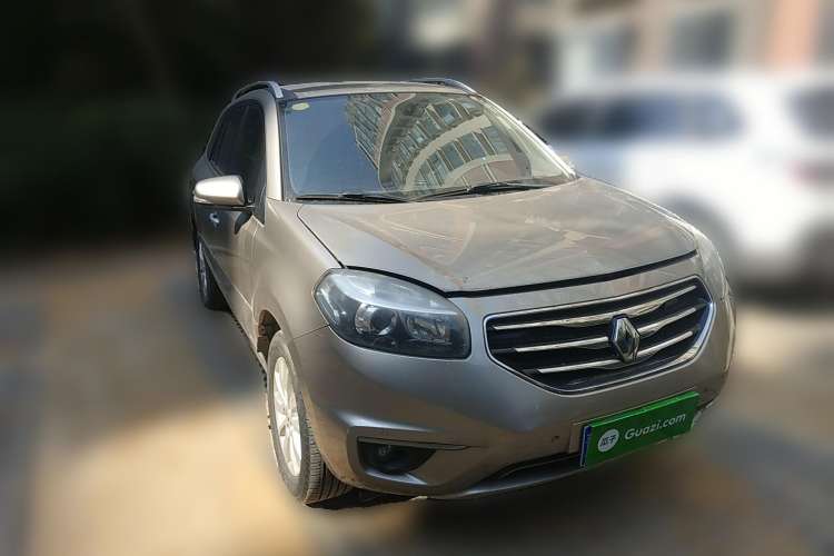 Used Renault Koleos 2012 2.5L Two-Wheel Drive Comfort Edition with Navigation Front Right 45 Deg