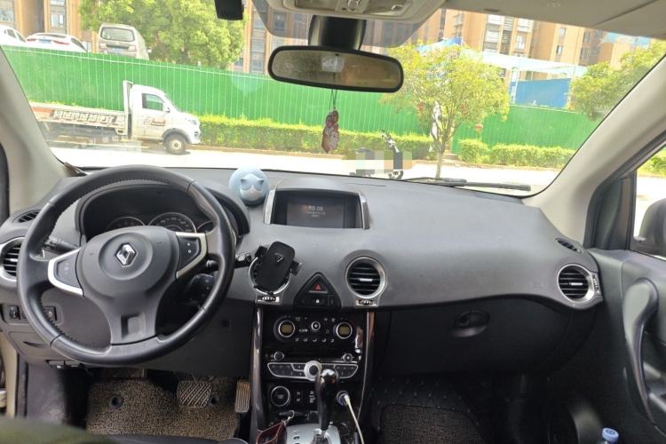 Used Renault Koleos 2012 2.5L 4x4 Comfort Edition with Navigation Headliner