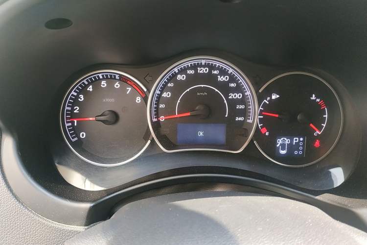 Used Renault Koleos 2012 2.5L Two-Wheel Drive Comfort Edition with Navigation Instrument Cluster