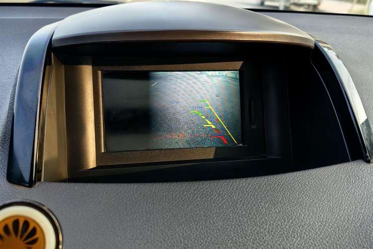 Used Renault Koleos 2012 2.5L Two-Wheel Drive Comfort Edition with Navigation Interior 7