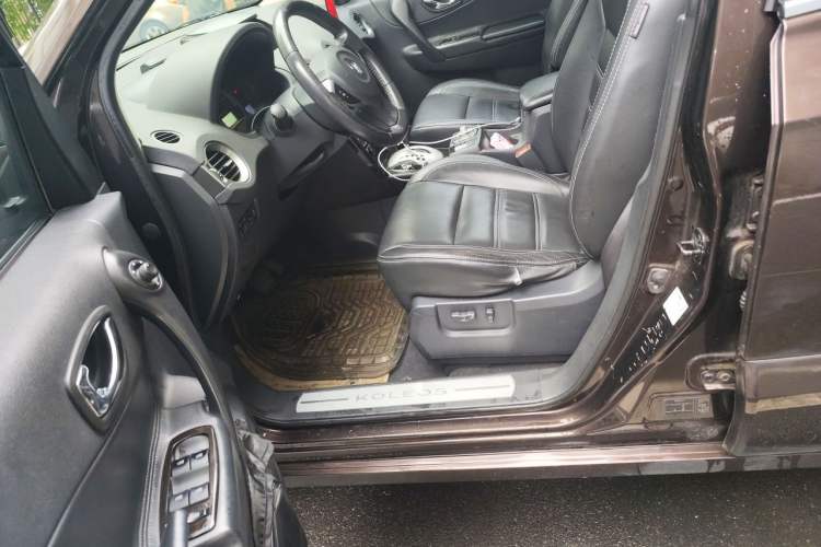 Used Renault Koleos 2012 2.5L Two-Wheel Drive Comfort Edition with Navigation Left Front Seat