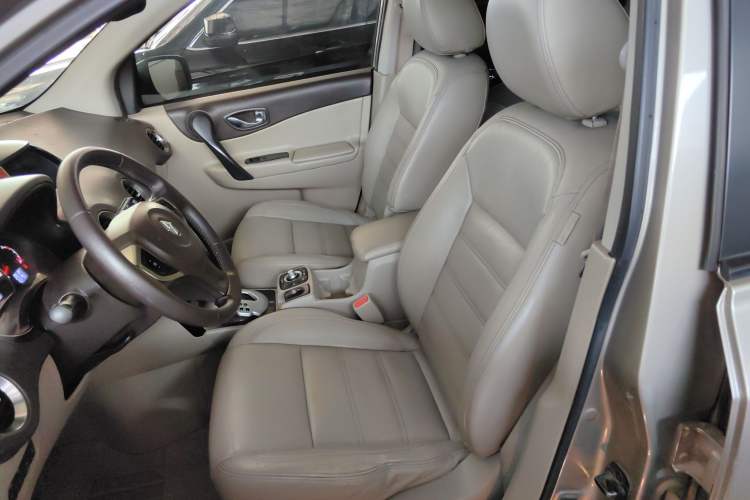 Used Renault Koleos 2012 2.5L Two-Wheel Drive Comfort Edition with Navigation Left Front Seat