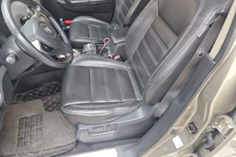 Used Renault Koleos 2012 2.5L 4x4 Comfort Edition with Navigation Left Front Seat