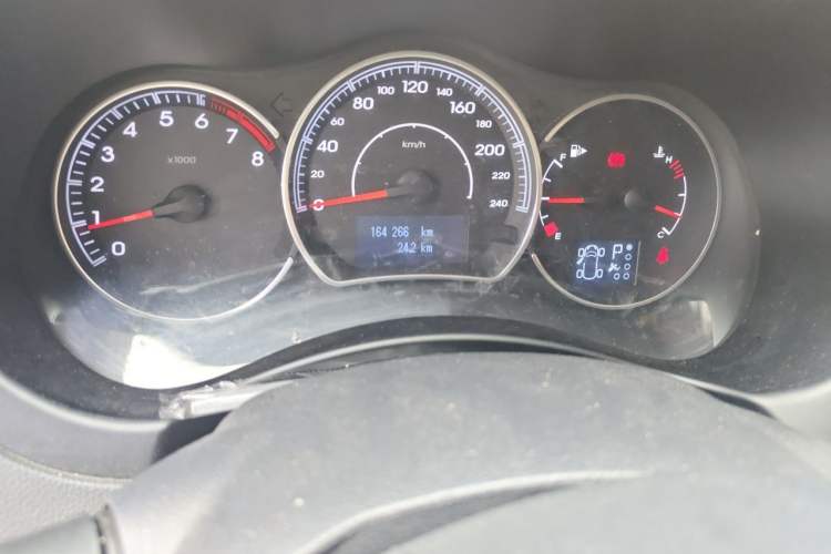 Used Renault Koleos 2012 2.5L 4x4 Comfort Edition with Navigation Odometer Close Up
