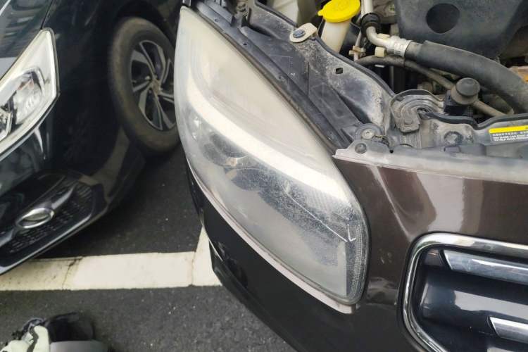 Used Renault Koleos 2012 2.5L Two-Wheel Drive Comfort Edition with Navigation Right Front Headlight